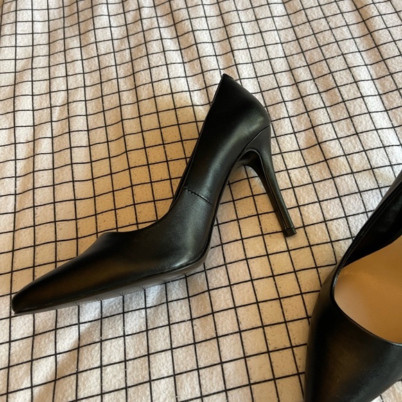 Nine West black pumps size 6 - Picture 4 of 4